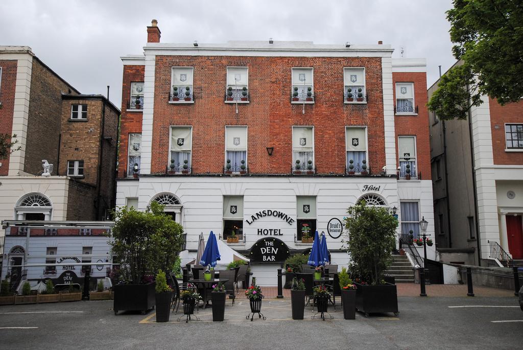 The Lansdowne Hotel Dublin Exterior foto